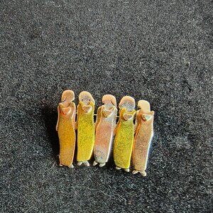 Manzhen 5 Sisters Brooch